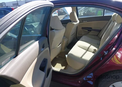 2010 Honda Accord 2.4 Lx z USA, uszkodzony, nr VIN 1HGCP2F35AA042652